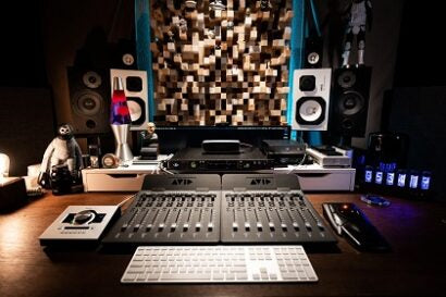 Studio Spotlight: Daniel Holsinger Studios