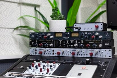 Mega Rupert Neve Designs Demo With New 5254 Dual Diode Bridge Compressor And Master Buss Converter