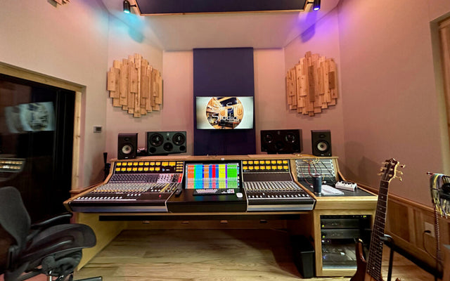 Vintage King Equips SuSuSound Studio With An API 1608-II Console