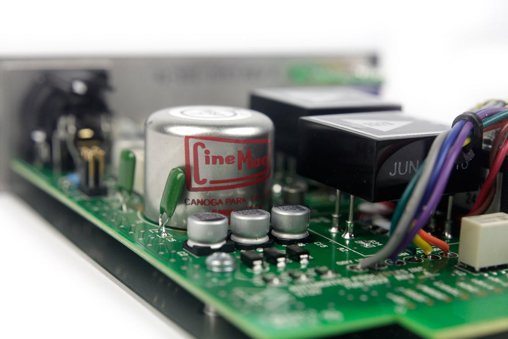 API 512v 500 Series Microphone Preamp