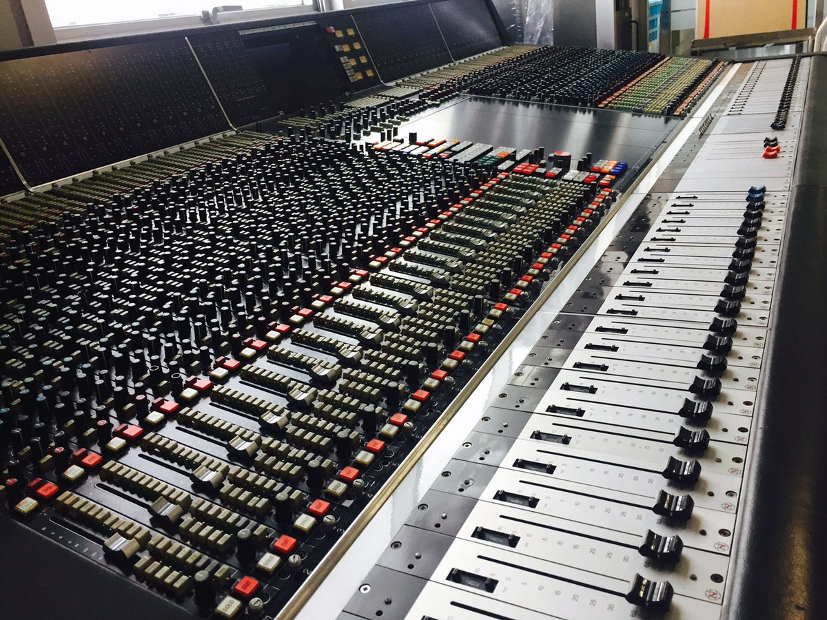 Neve 88RSB 48 channel console #0031 (Used)