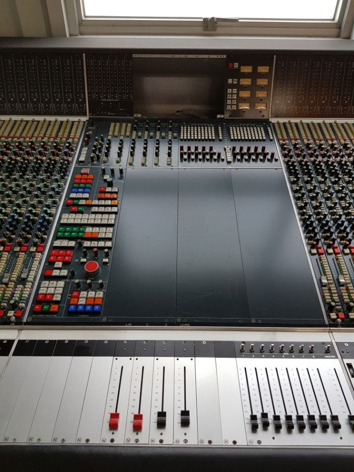 Neve 88RSB 48 channel console #0031 (Used)