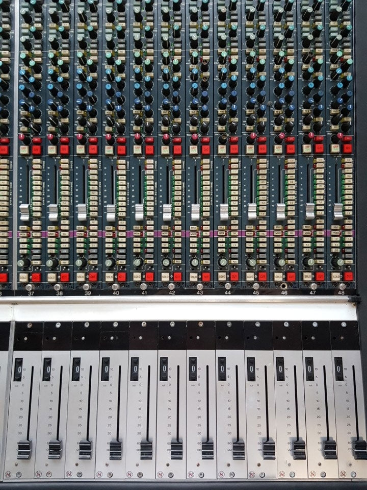 Neve 88RSB 48 channel console #0031 (Used)