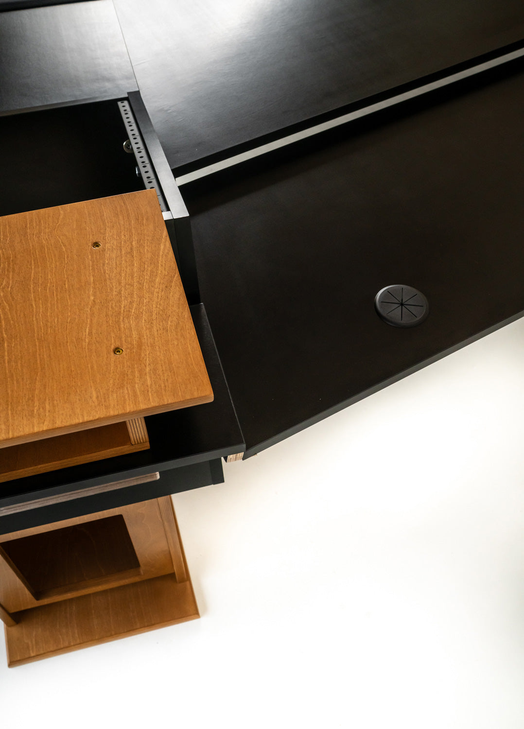 Dangerfox Genesis SplitBay 16U 42" Straight Studio Desk - Walnut