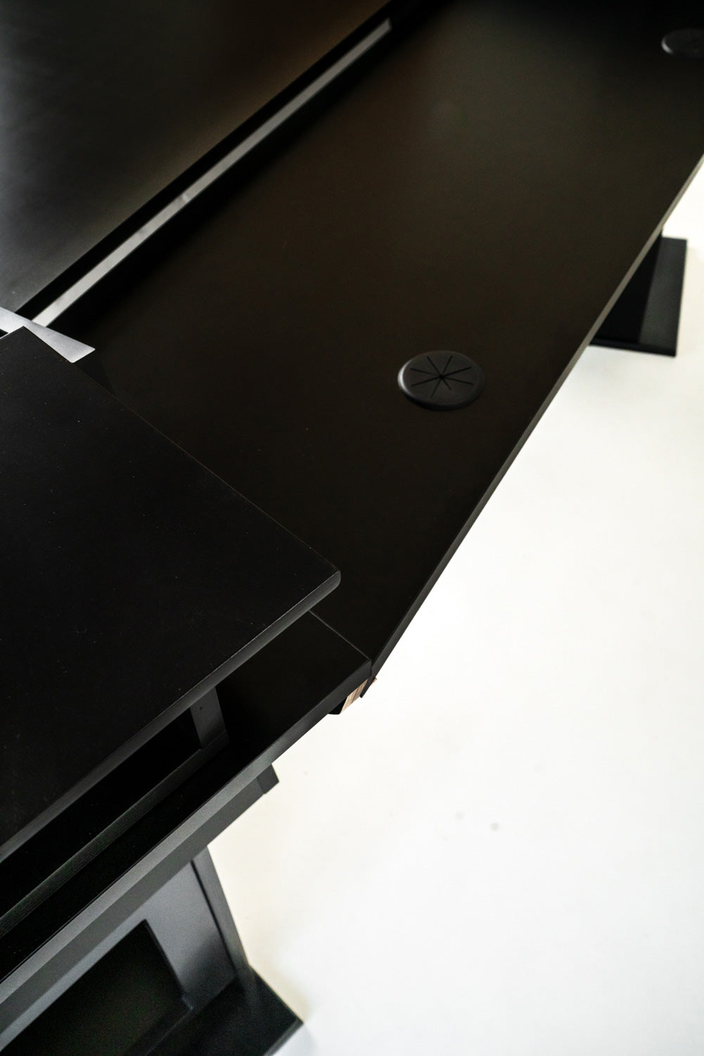 Dangerfox Genesis SplitBay 16U 36" Straight Studio Desk with Keyboard Tray - Midnight Black