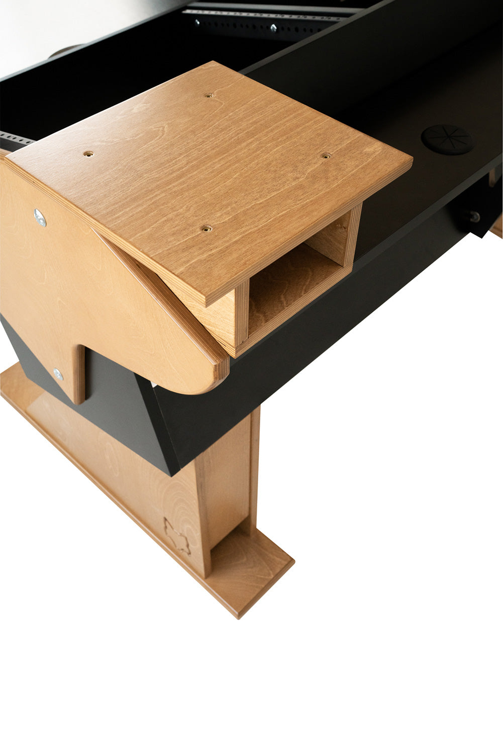 Dangerfox Genesis 24U Studio Desk with Keyboard Tray - Walnut