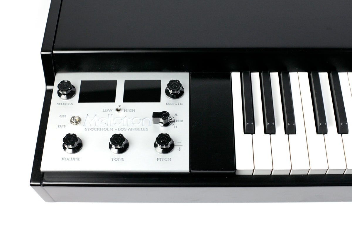 Mellotron M4000D 37-Note Digital Mellotron-Style Keyboard - Black