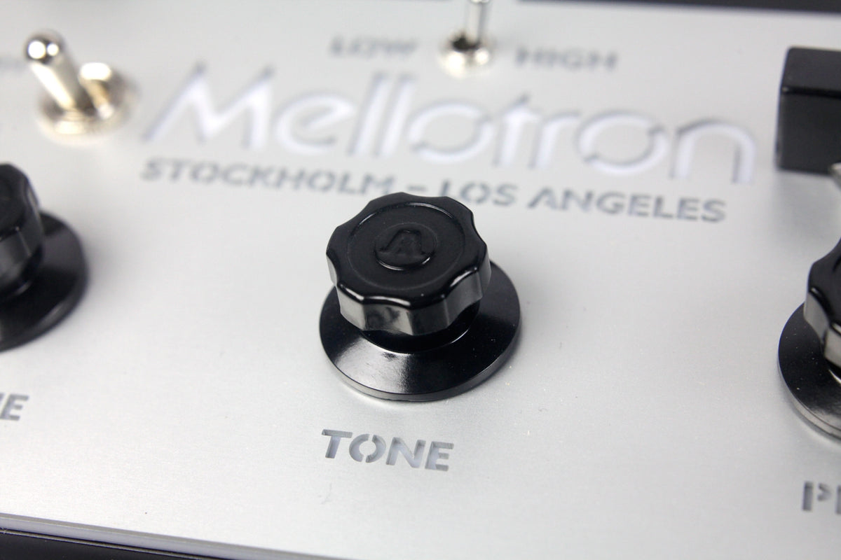 Mellotron M4000D 37-Note Digital Mellotron-Style Keyboard - Black