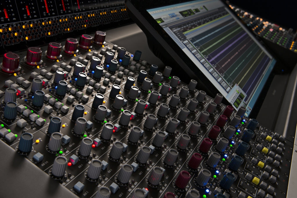 Neve Genesys Black G16 8-Channel 24-Fader Analog Recording Console with DAW Control