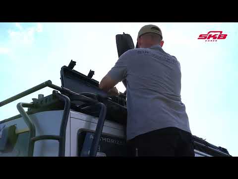 SKB 3i-2424M144U iSeries Case with Removable 4U Injection Molded 20" Rack Cage