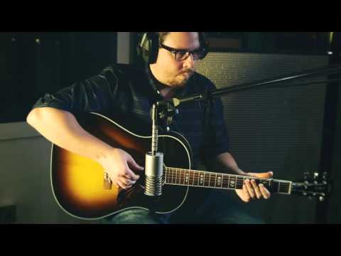 Aston Microphones Origin Demo On Acoustic Guitar