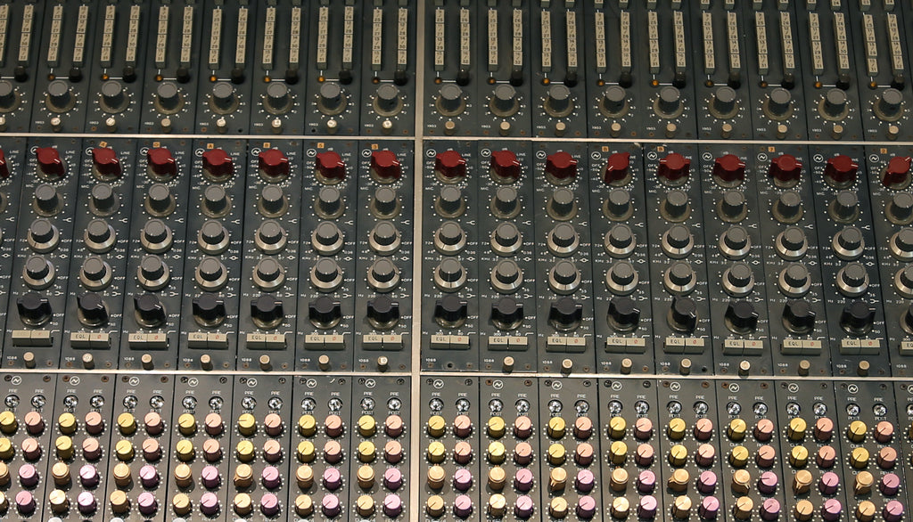 Neve 8028 - Full Class A Electronics (Vintage)