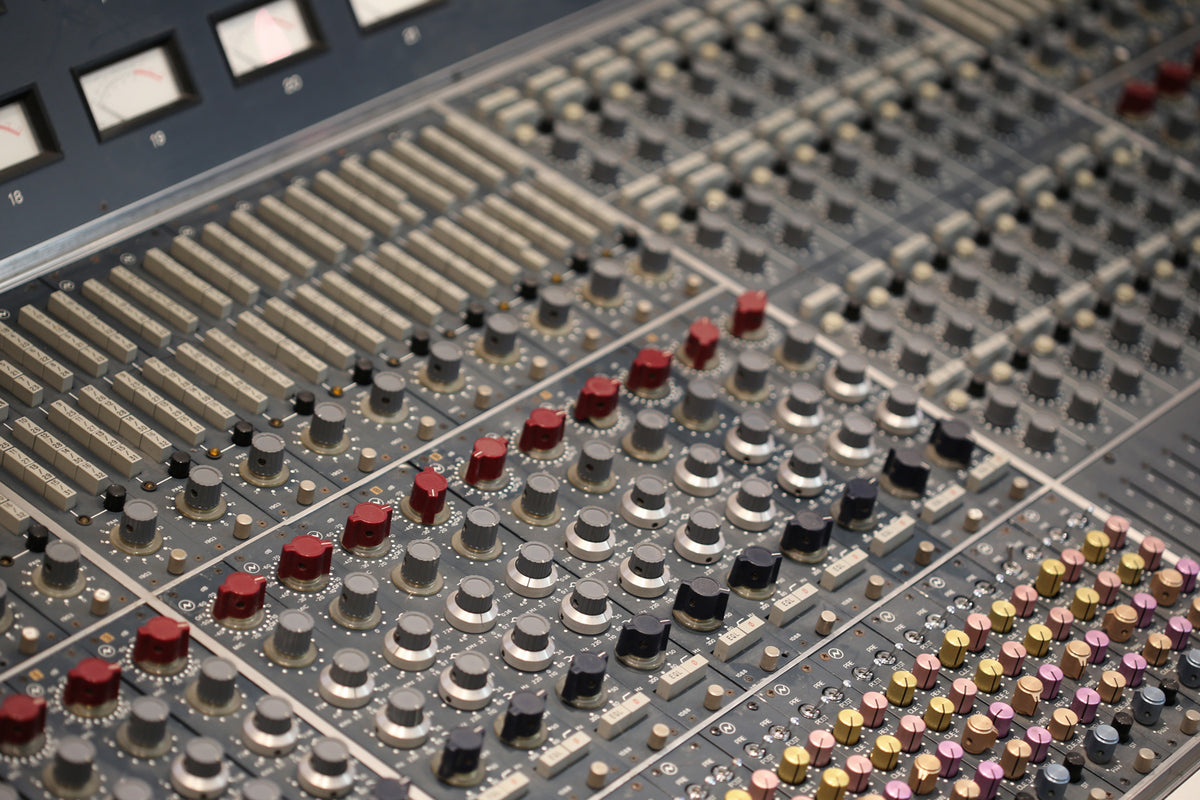 Neve 8028 - Full Class A Electronics (Vintage)