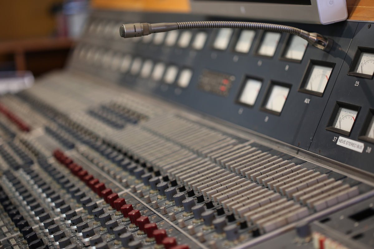 Neve 8028 - Full Class A Electronics (Vintage)