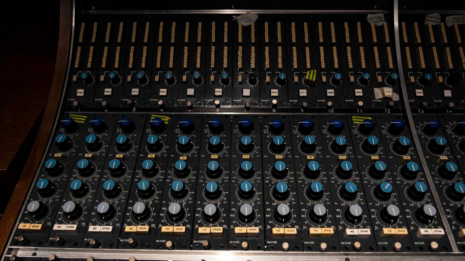 Neve 8068 MKI Muscle Shoals Mixing Console #A4093 (Vintage