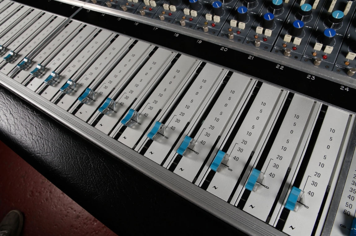Neve 8058 MK1 #A3889 (Used) – Vintage King