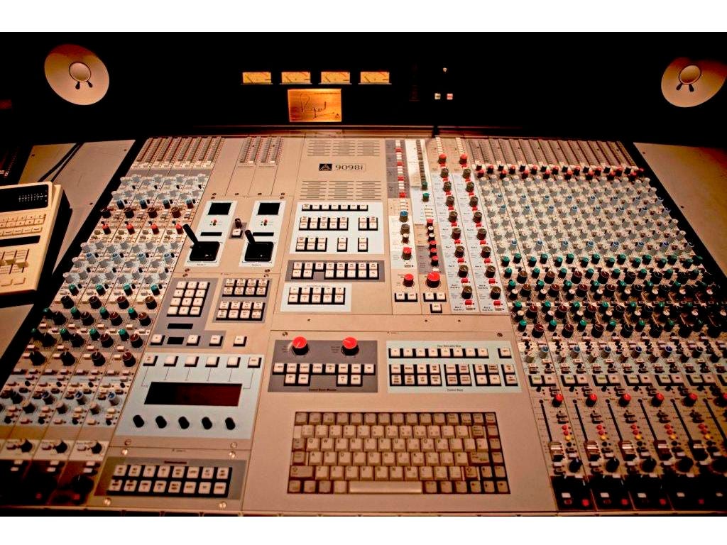 Amek 9098i 72 Channel Console (Vintage)