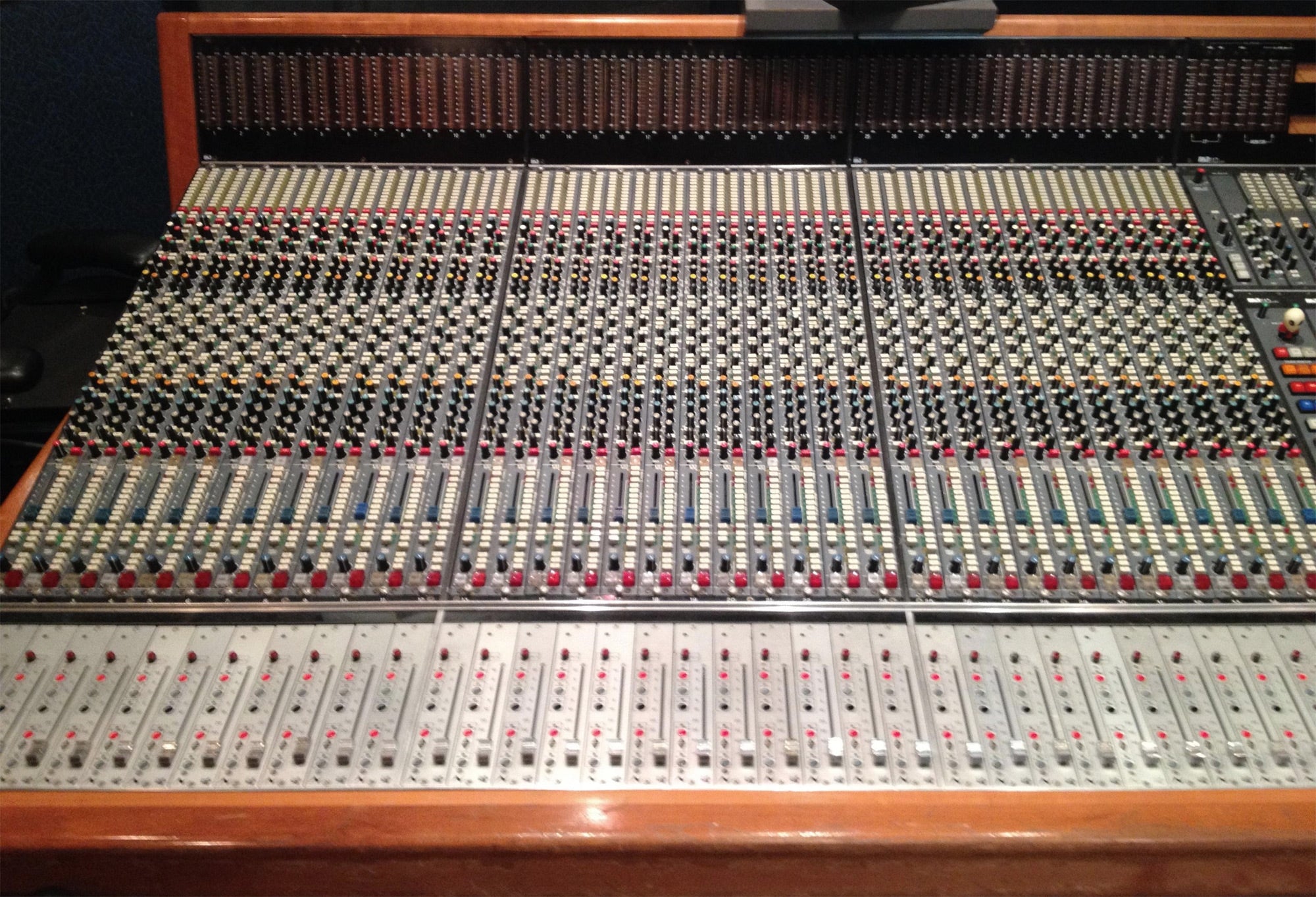 Neve VR 72 Console (Used) – Vintage King